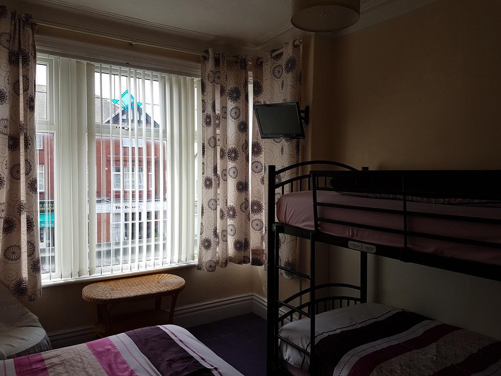 Bed and Breakfast Kings Court Families & Couples à Blackpool Extérieur photo