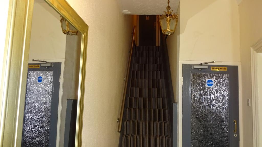 Bed and Breakfast Kings Court Families & Couples à Blackpool Extérieur photo